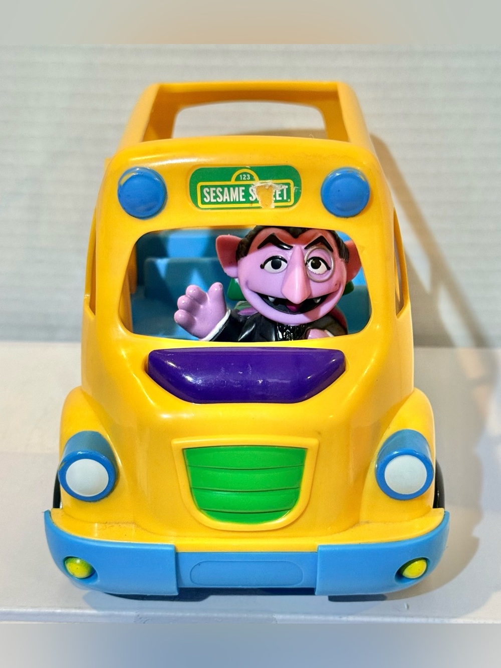Hasbro Sesame Street School Bus The Count 2010 Pre-Used